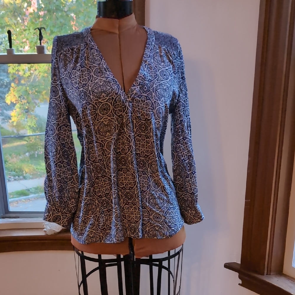 Joie Blue and White Mosaic Print, 100% Silk Romantic Appeal Blouse. Size S